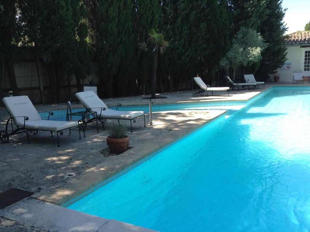 Hostellerie Les Frenes Αβινιόν Εξωτερικό φωτογραφία