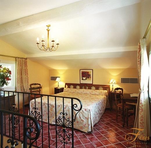 Hostellerie Les Frenes Αβινιόν Δωμάτιο φωτογραφία